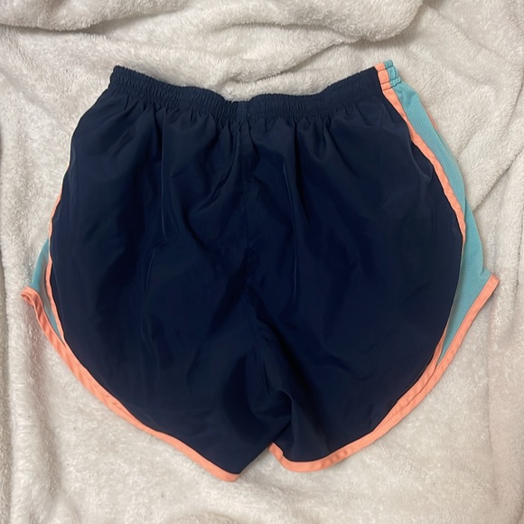 Nike shorts - Picture 4 of 4